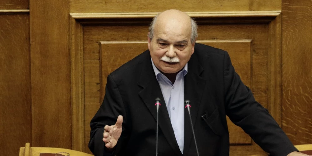 Aποβλήθηκε η Χρυσή Αυγή από την συζήτηση στη Βουλή για την πρόταση μομφής